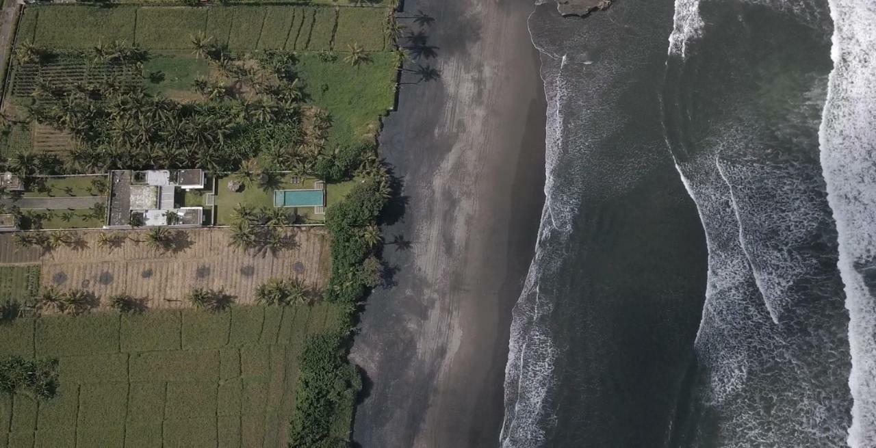 Selemadeg Pantai Hitam Villa מראה חיצוני תמונה